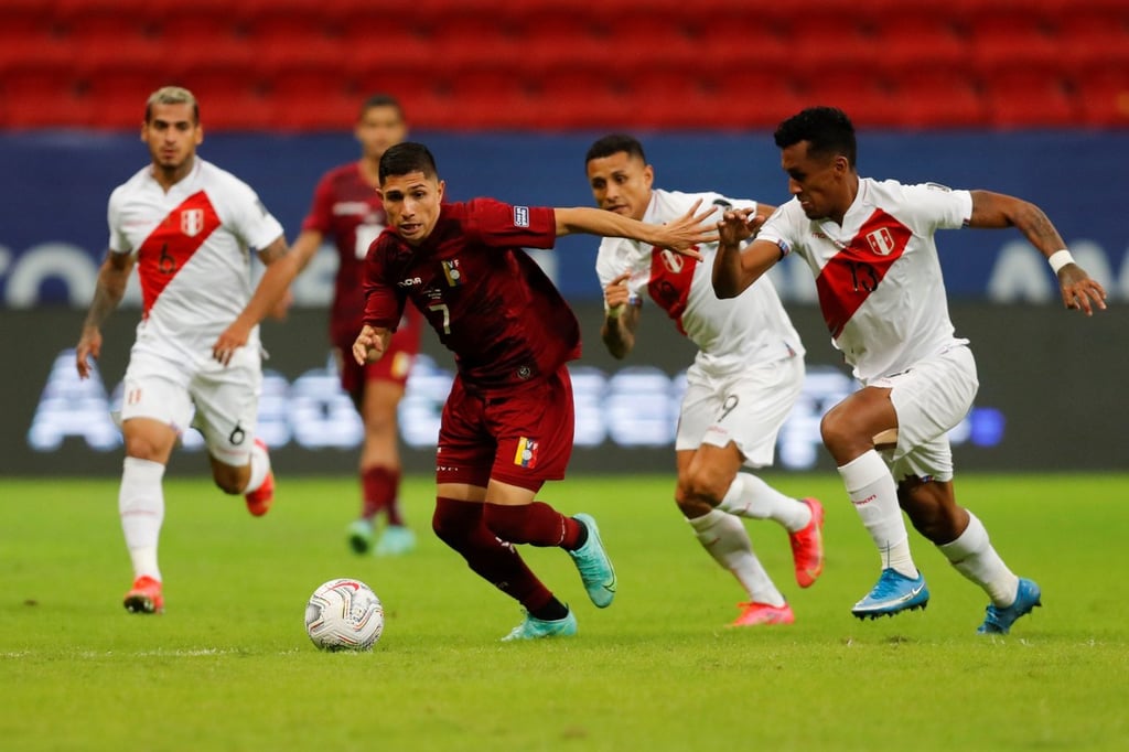 Perú se impone a Venezuela y se coloca en los 8 mejores de la Copa América