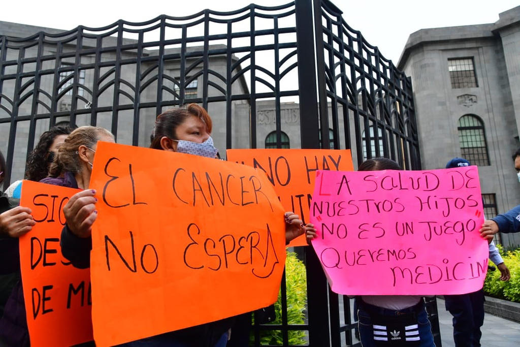 Padres de niños con cáncer llaman a realizar paro nacional en México