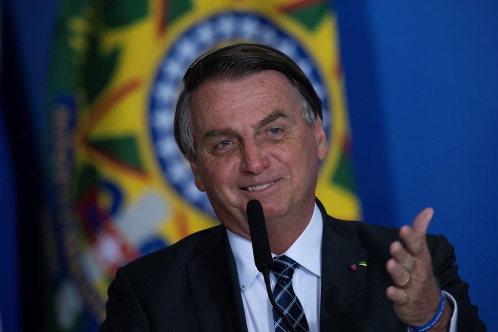 Senadores demandan investigar a Bolsonaro