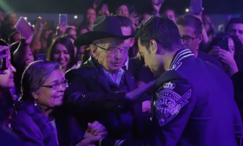 Abuelito de Carlos le dio su última bendición en Torreón