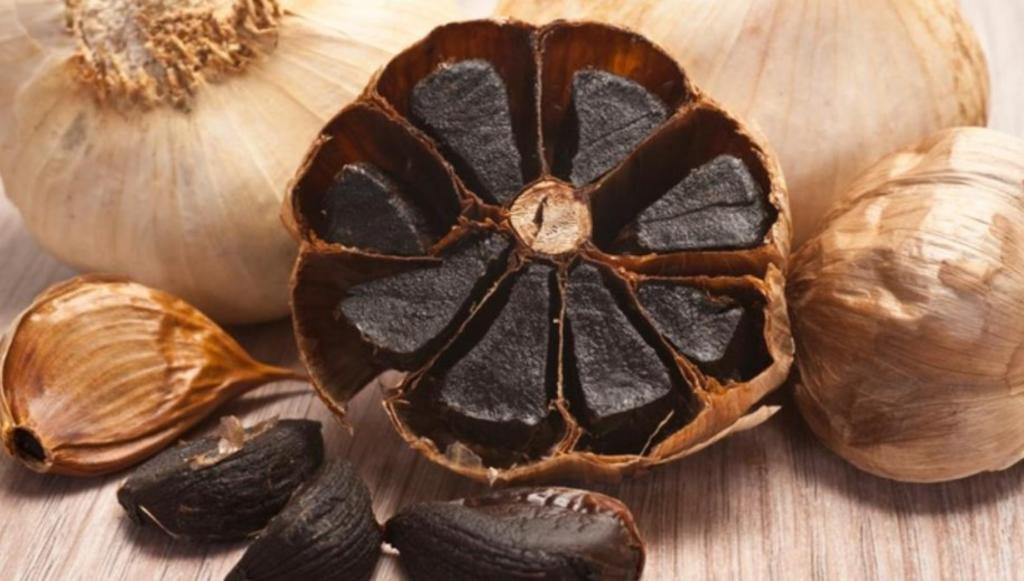 ¿Cuáles son los beneficios del ajo negro?