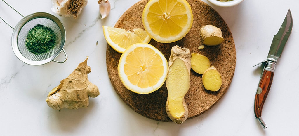 Jugo de limón con jengibre y perejil