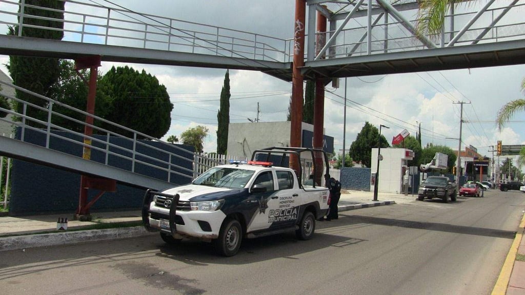 Mujer intenta suicidarse en puente de bulevar Domingo Arrieta