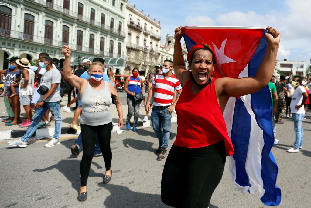 Joe Biden evalúa opciones para facilitar  el acceso a internet a cubanos