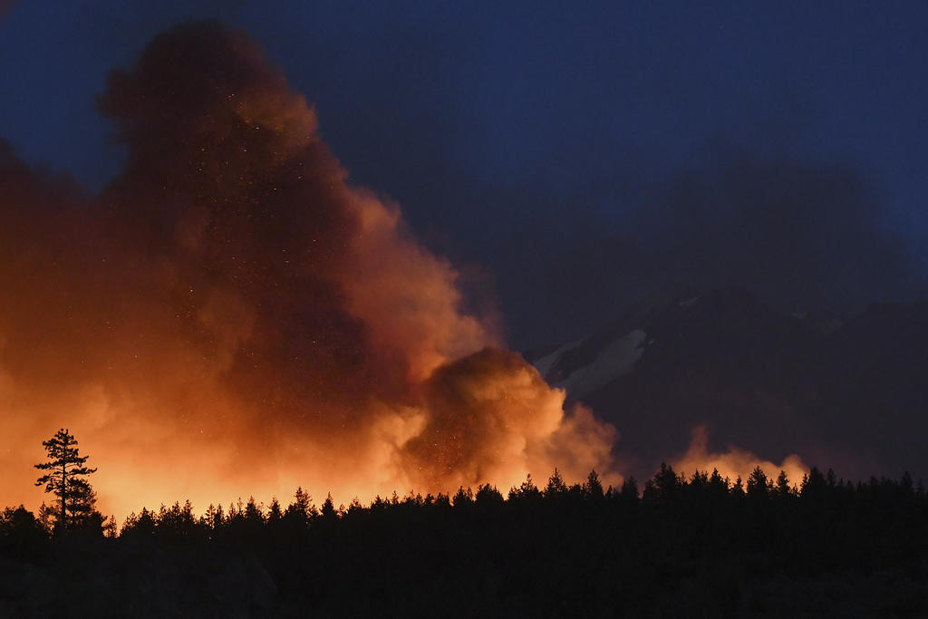 Un gran incendio en el norte de California ha quemado cerca de 8 mil hectáreas