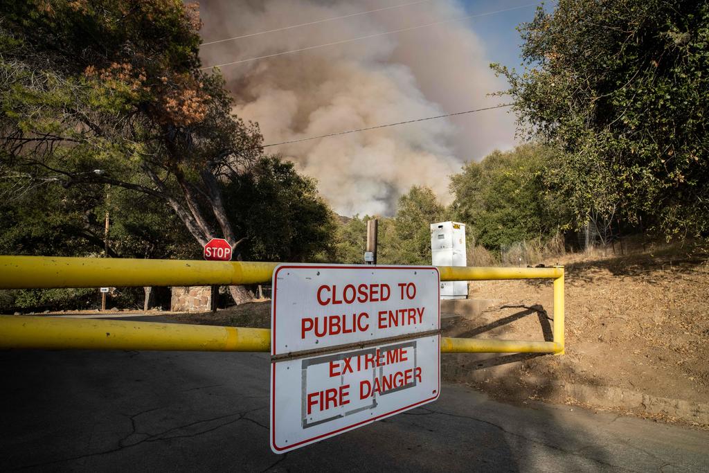 Un gran incendio provoca la evacuación de 8 mil personas en California