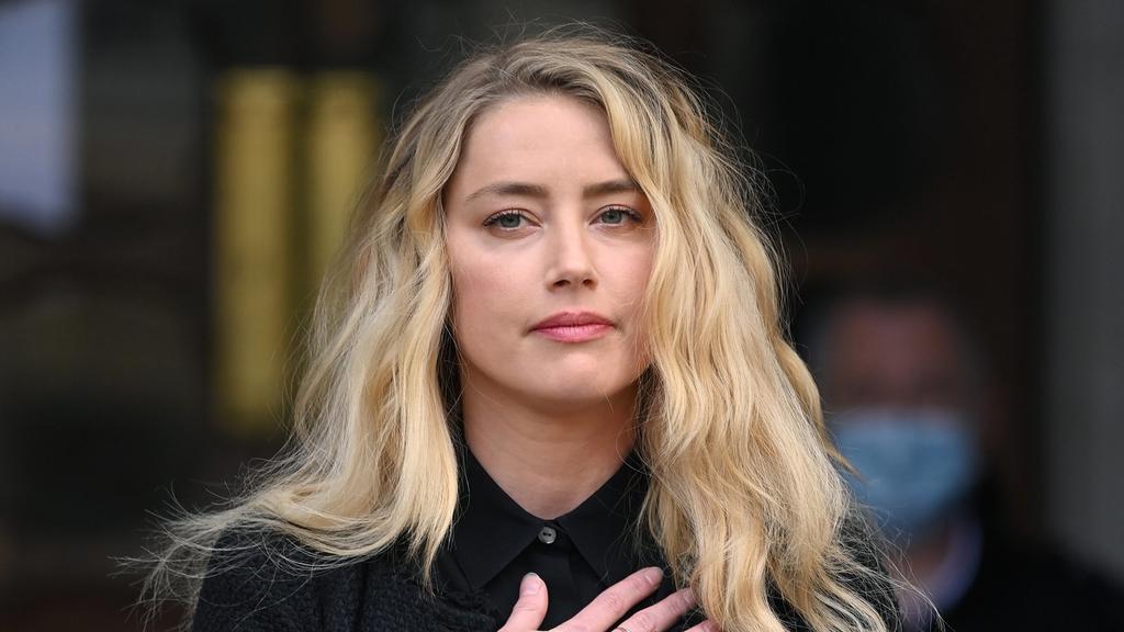 Amber Heard presenta en redes a la hija que tuvo por gestación subrogada