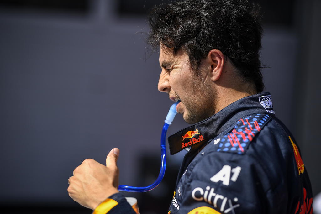 Sergio Pérez dice estar 'contento' pero que 'ojala tenga mejor coche en carrera que en calificación'