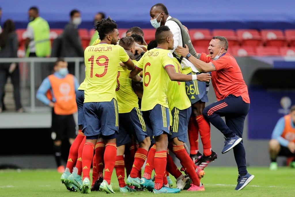 Colombia vence a Uruguay por penales y llega a semis de la Copa América
