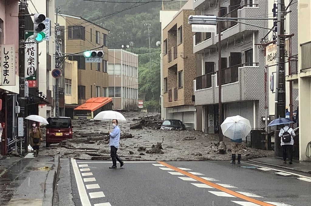 Lluvias en Japón dejan 2 muertos