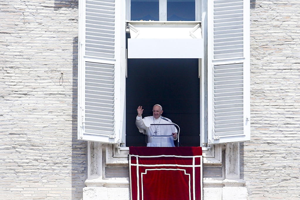 Papa Francisco es hospitalizado para ser intervenido del intestino grueso