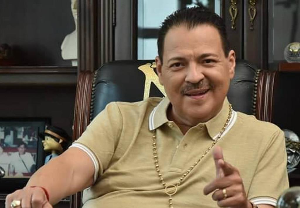 Julio Preciado presume su nueva figura