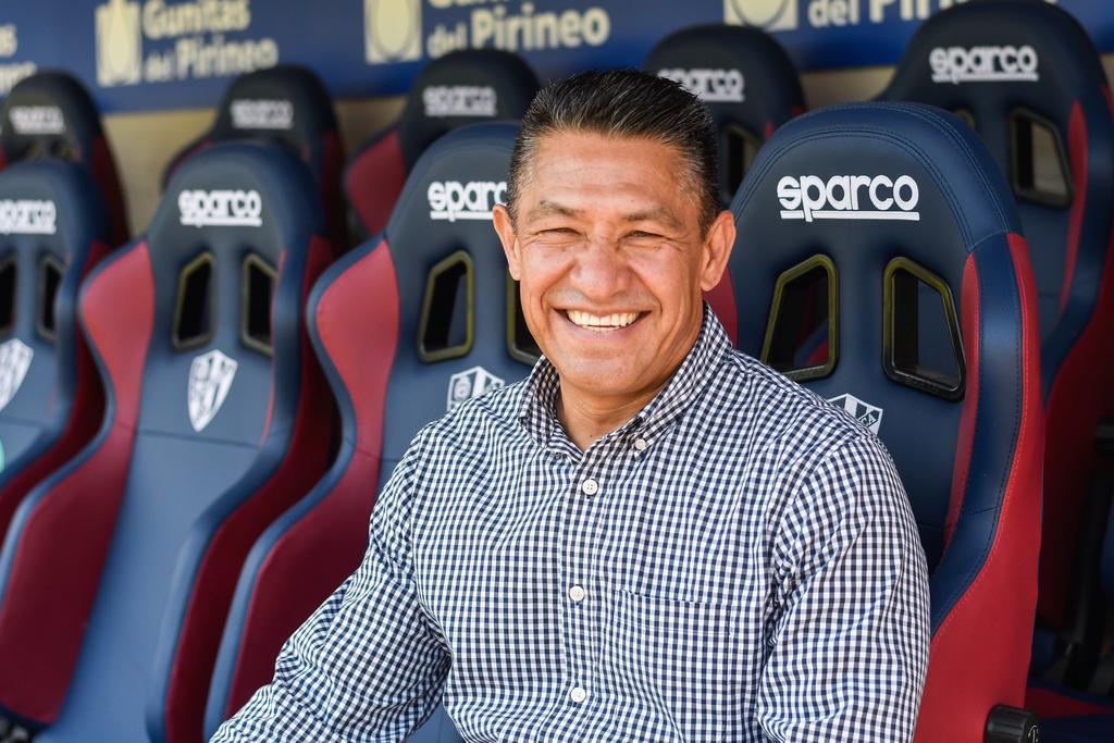 Nacho Ambriz es presentado oficialmente con el Huesca