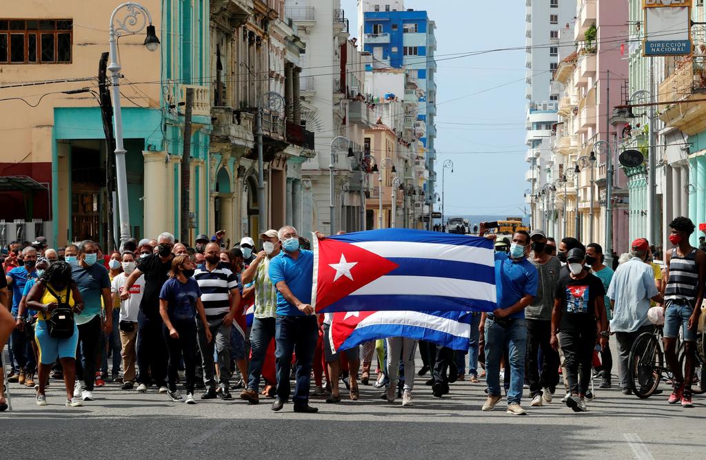 Cuba amanece en calma y sin internet móvil después de una jornada de protestas masivas