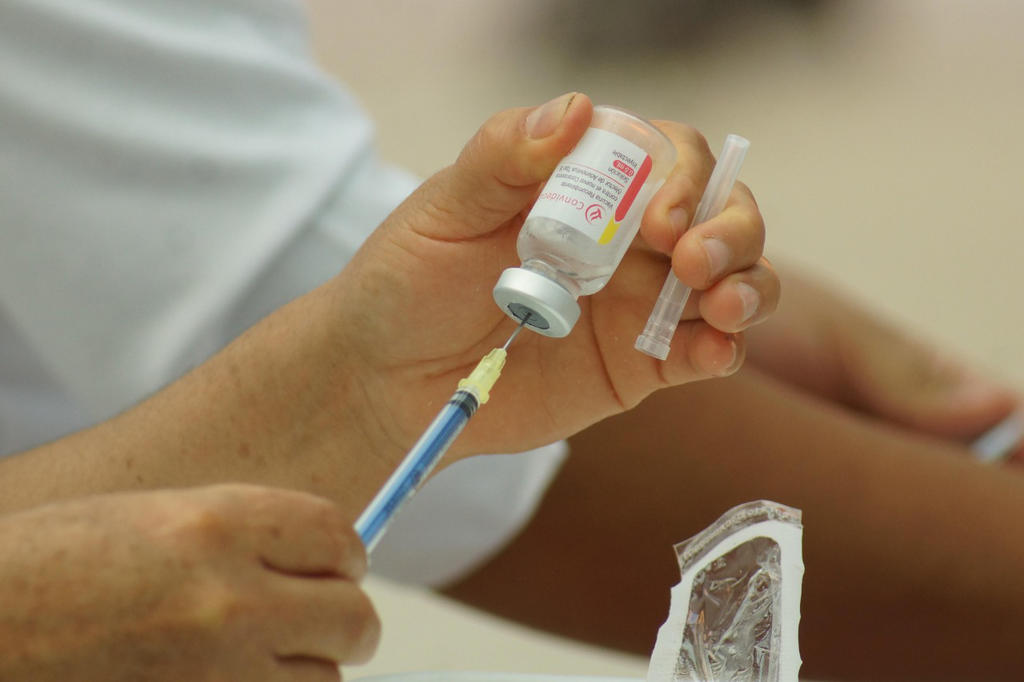 Cofepris indaga supuestas vacunas antiCOVID falsas en farmacia de Chihuahua