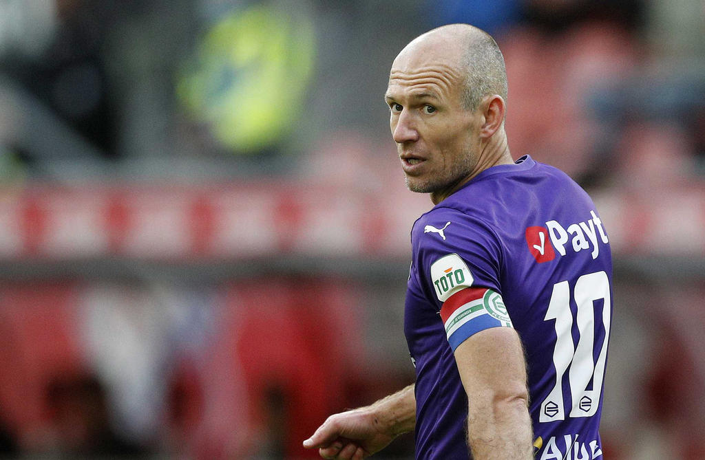 Por segunda vez, Arjen Robben anuncia su retiro del futbol