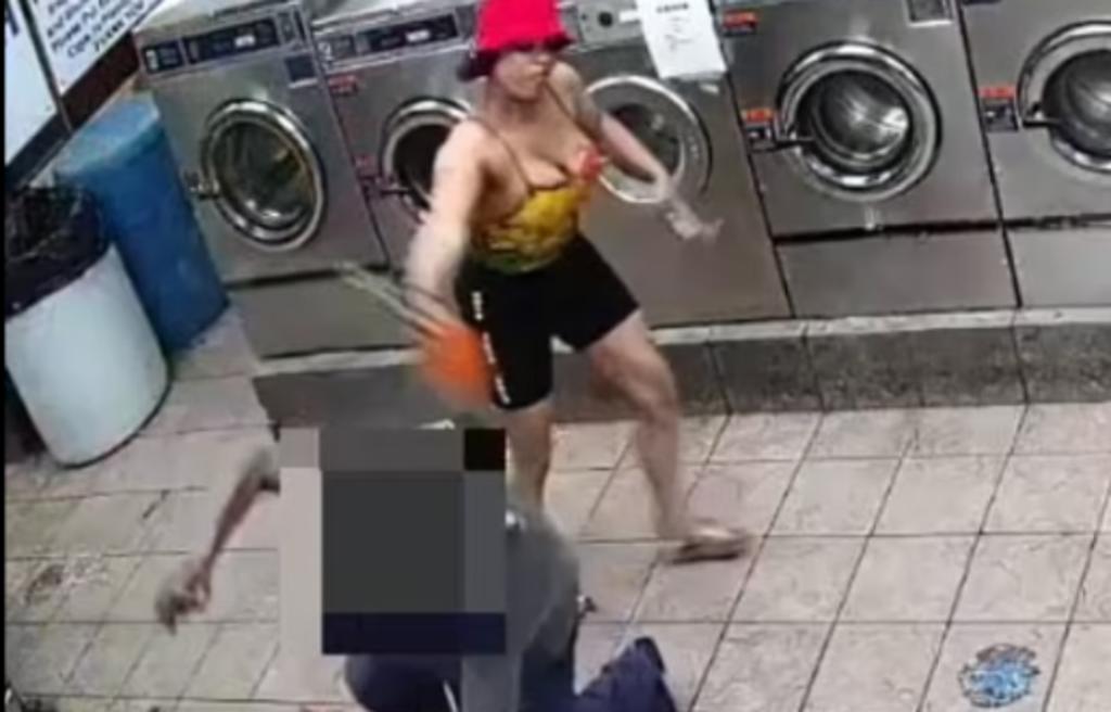 Mujeres dejan inconsciente a empleado de lavandería tras una discusión