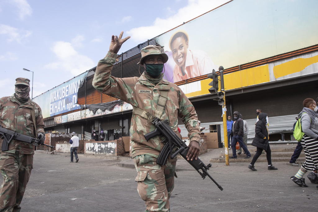 Aumentan a 212 los muertos por los disturbios y saqueos en Sudáfrica