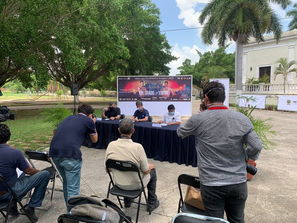 Público regresa a las funciones de boxeo en Yucatán