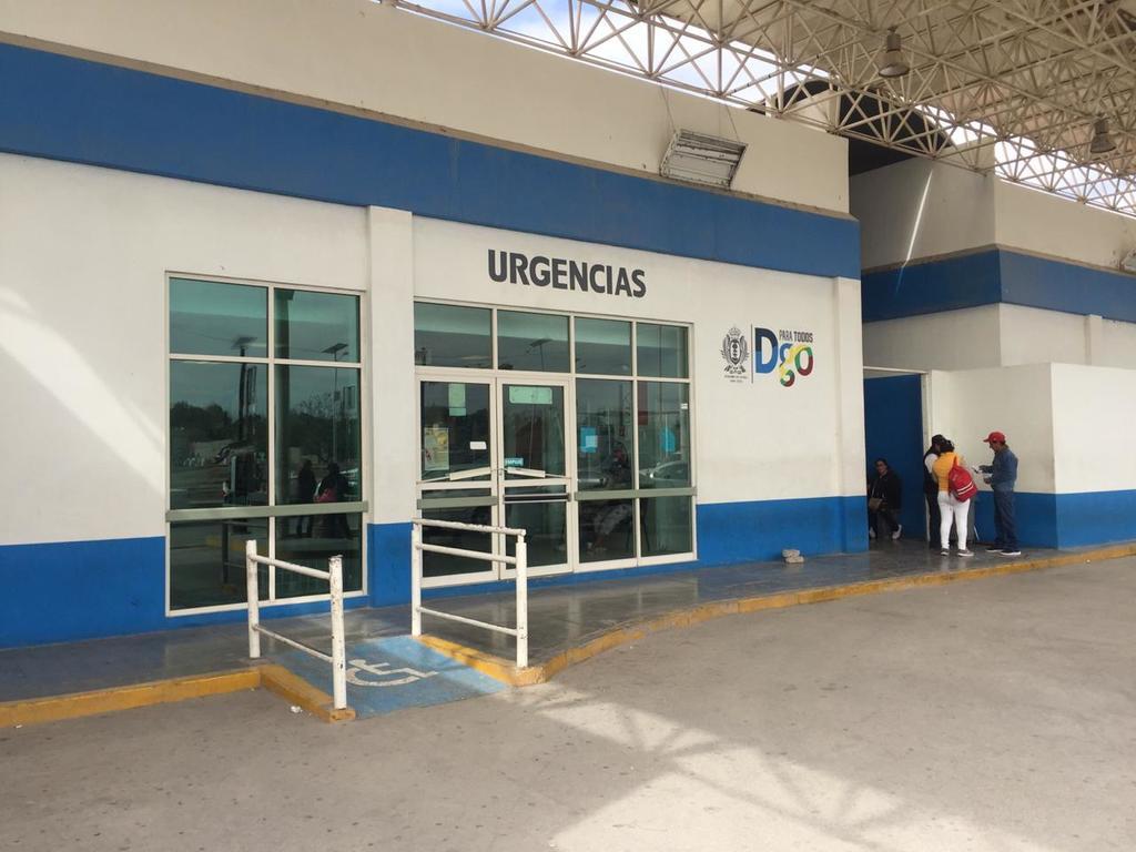 Mecánico sufre accidente al reparar una pipa en Cuencamé; está grave