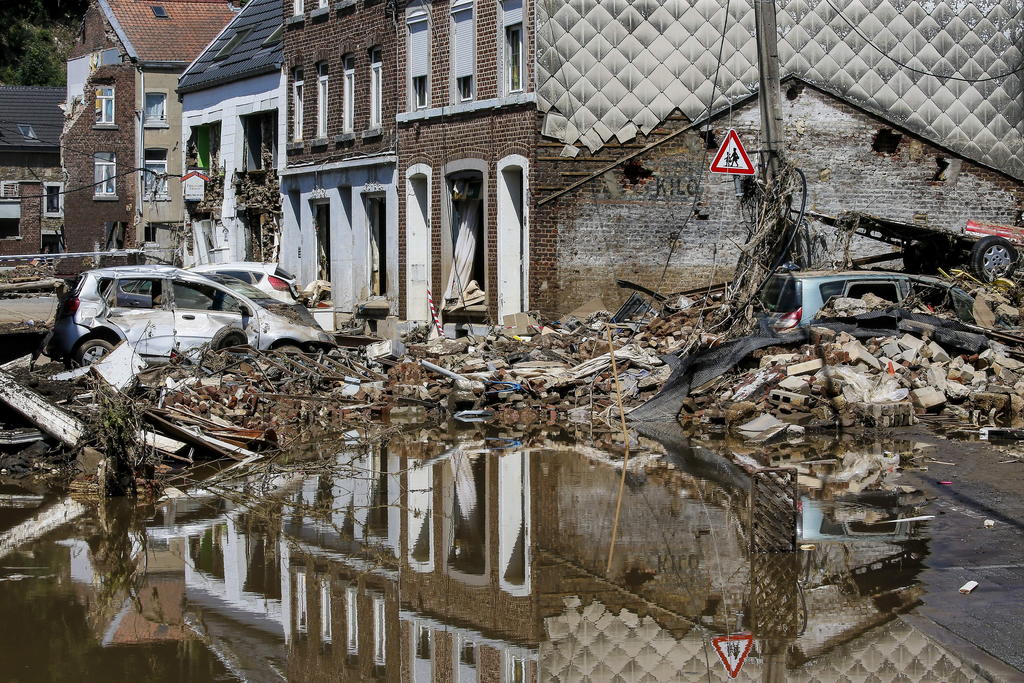 Suman 31 fallecidos y 163 desaparecidos en las inundaciones en Bélgica