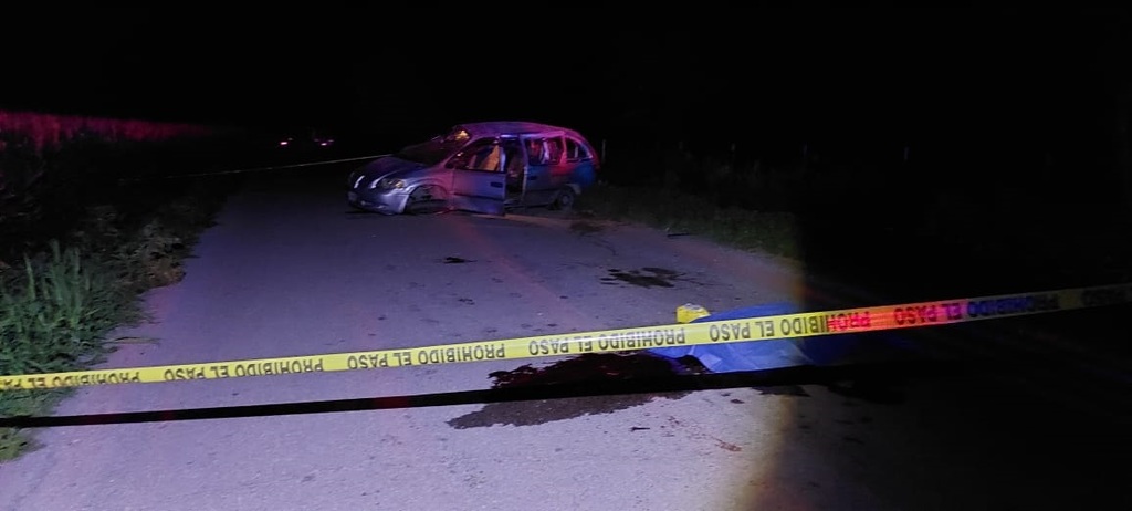 Volcadura sobre la carretera Durango-Gómez Palacio deja un adolescente muerto