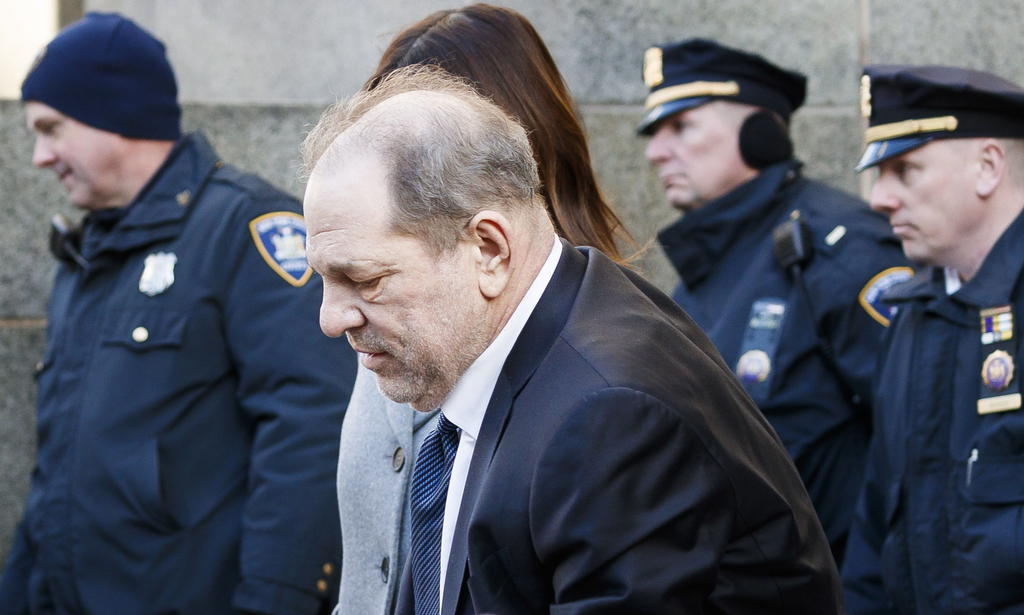 Extraditan a Harvey Weinstein a California; enfrentará más cargos por violación