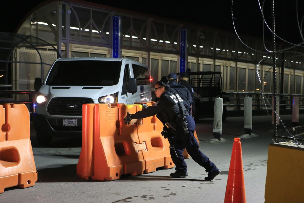 Se extienden restricciones en la frontera de México con EUA