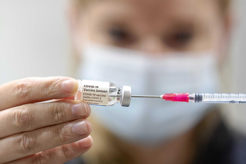 Un estudio sugiere que la vacuna de Janssen es menos efectiva ante las variantes del COVID-19