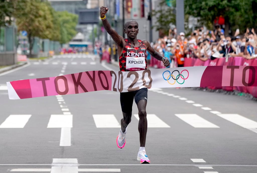 Eliud Kipchoge revalida su corona