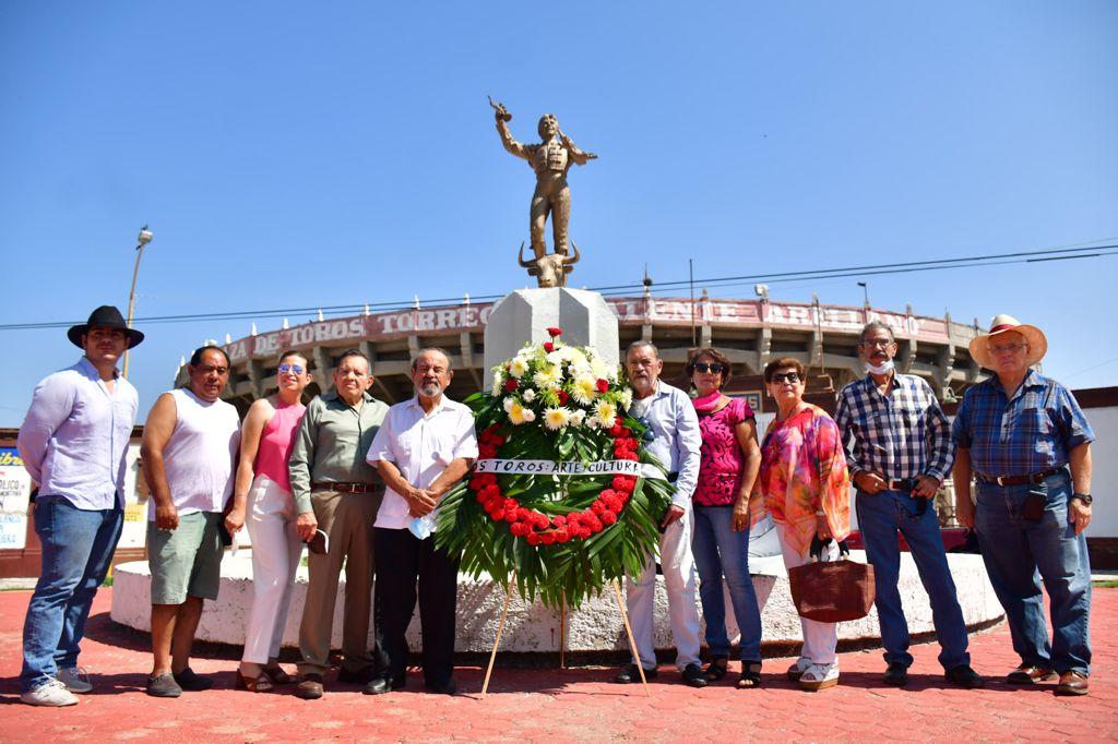 Honran la memoria de Valente Arellano