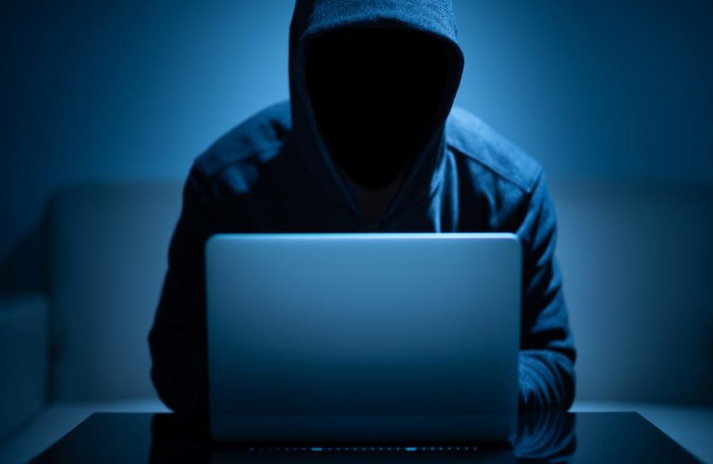 Así puedes detectar si hay una cámara espiándote