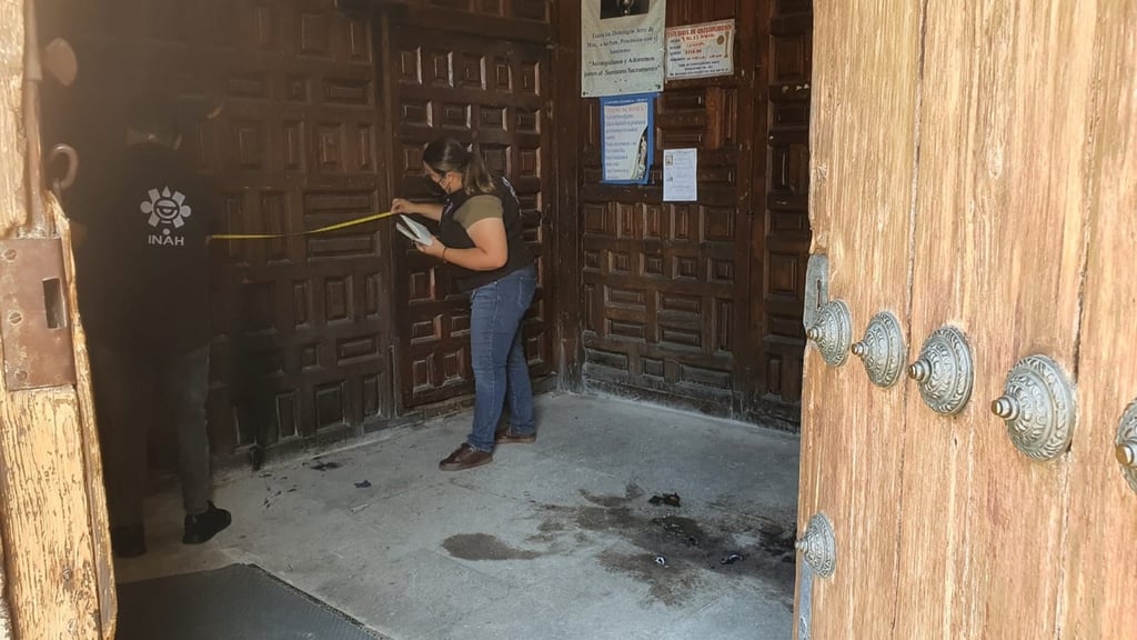 Lanzan un objeto ardiente a Catedral de Durango