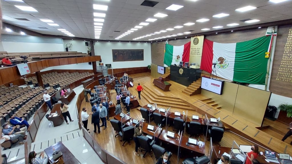 Inhabilitan por 7 años a Magistrado en Durango