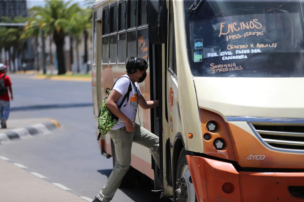 Suspenden alza a tarifa de estudiantes en transporte público