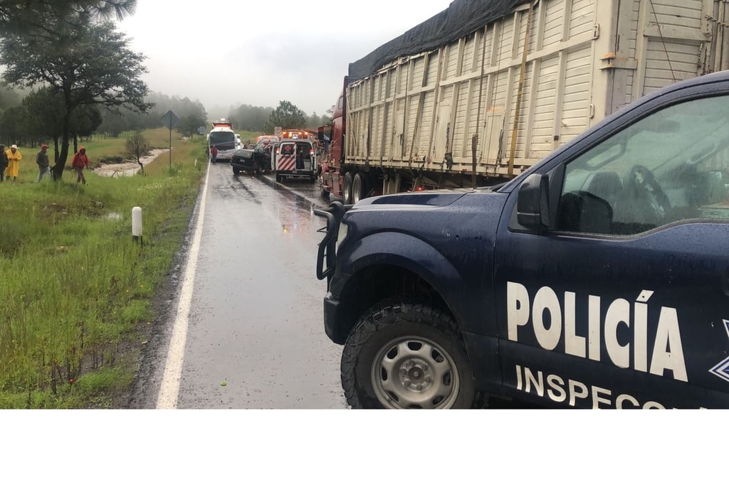 Accidente en la libre Durango-Mazatlán deja dos muertos