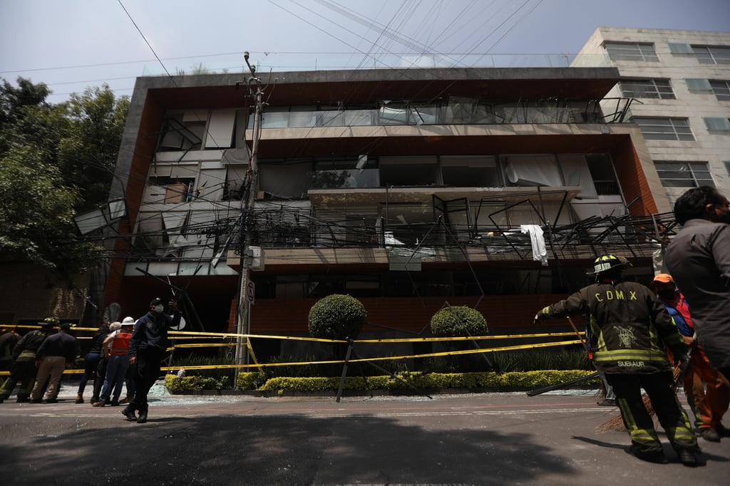 Explota edificio en CDMX; 1 muerto