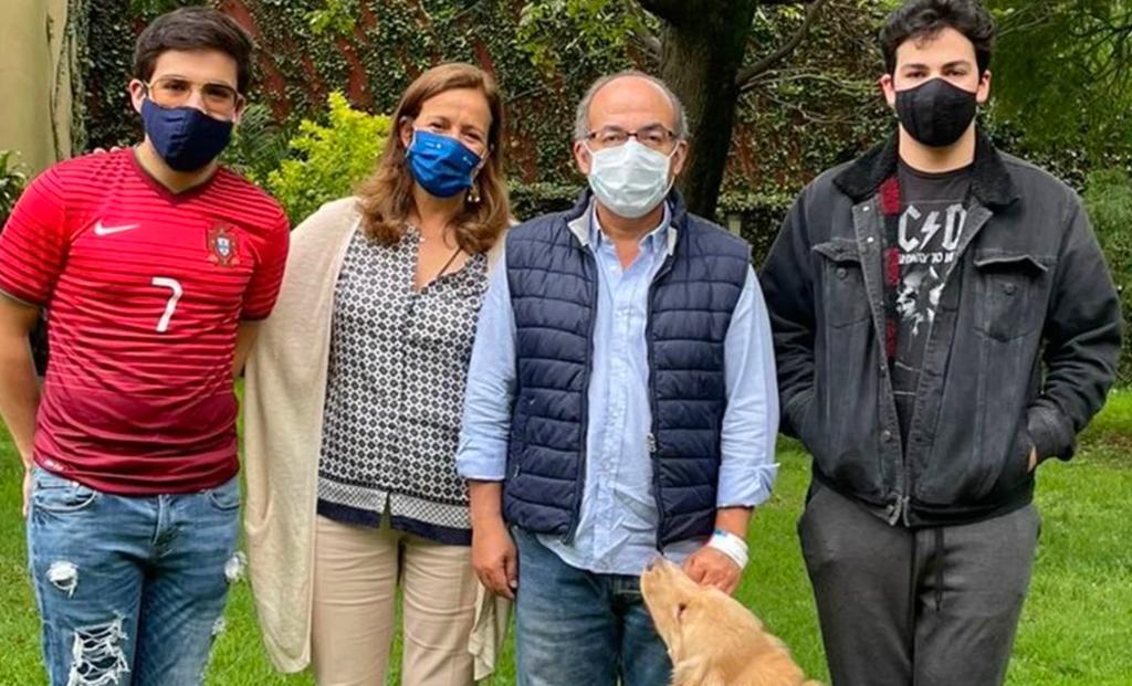 Margarita Zavala y sus hijos le cantan las 'mañanitas' a Felipe Calderón