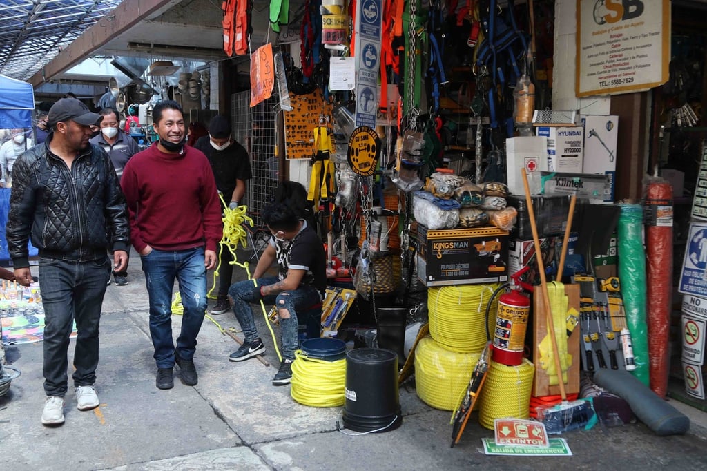 Se recuperan más empleos informales