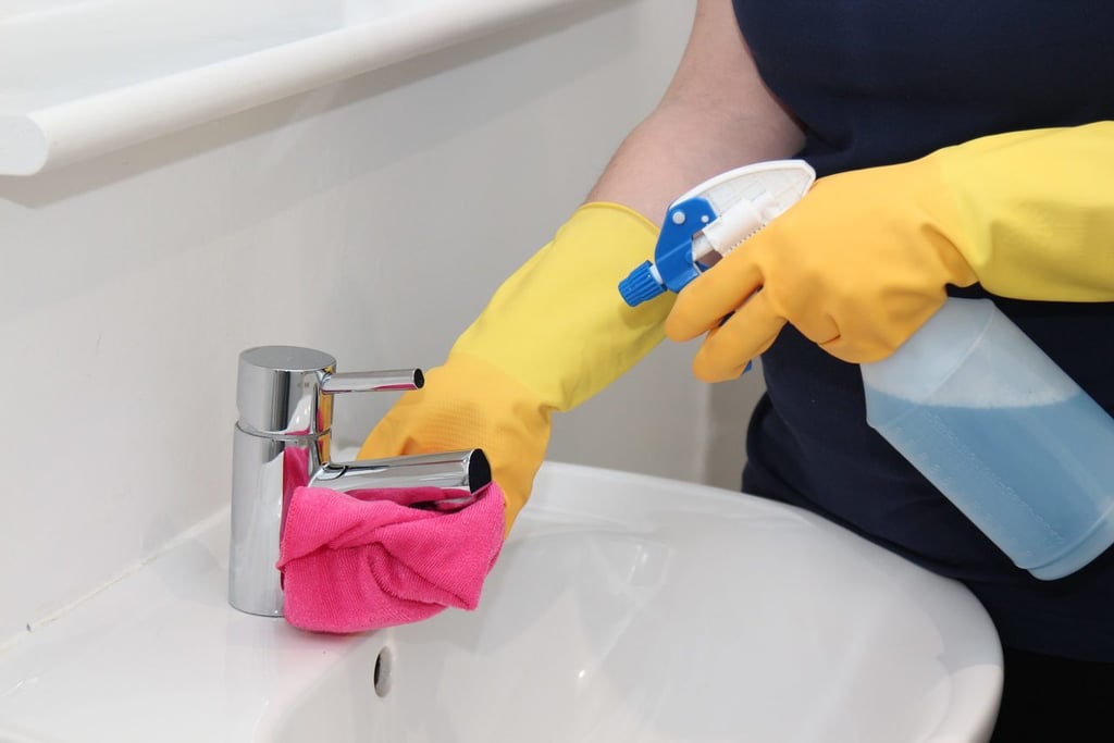 Cómo quitar las manchas del lavabo