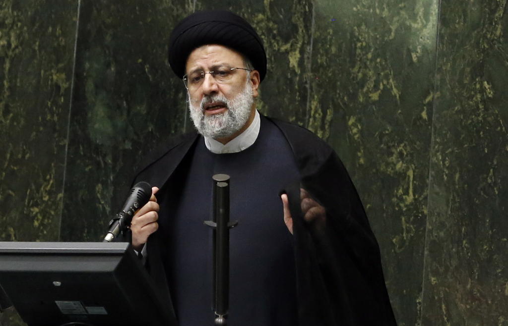 El presidente de Irán urge a Japón a devolver los activos de su país bloqueados en sus bancos