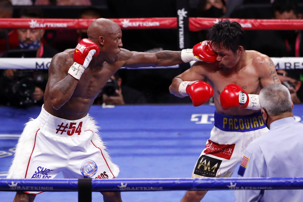 Cubano Yordenis Ugás vence por decisión unánime a Manny Pacquiao