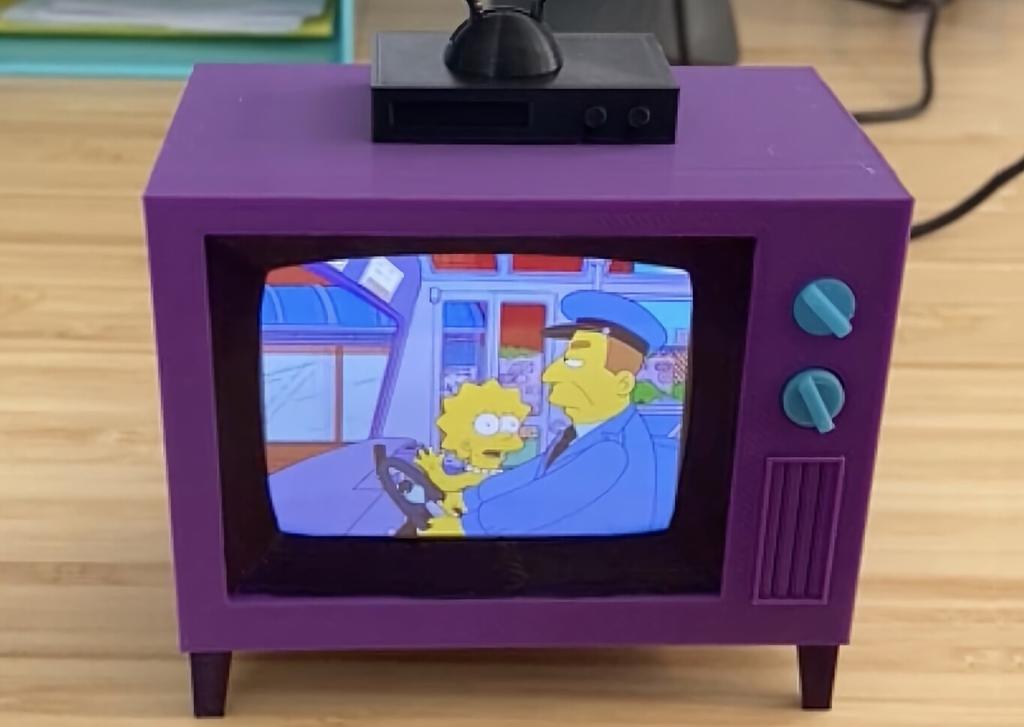 Crean replica en miniatura de televisión de Los Simpson