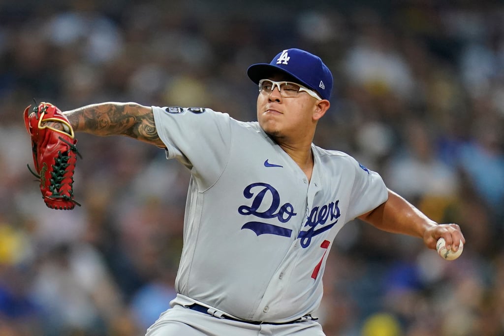 Julio Urías lleva a los Dodgers al triunfo sobre los Padres de San Diego