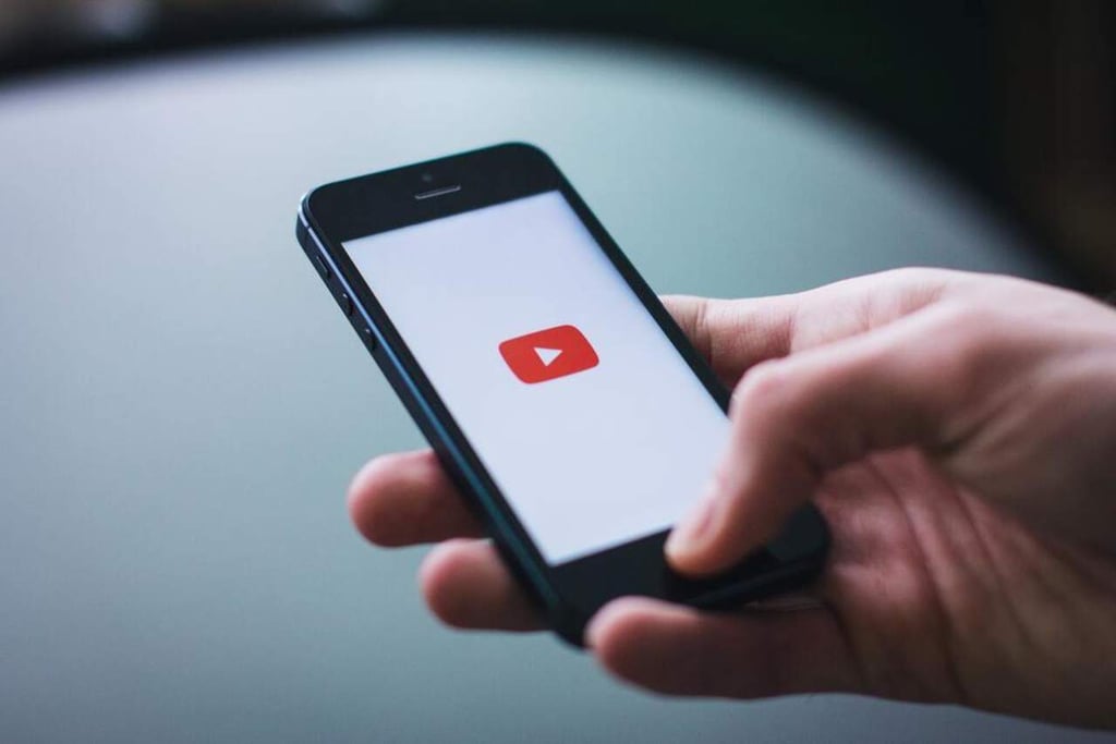 YouTube borra millones de videos con información falsa sobre COVID-19