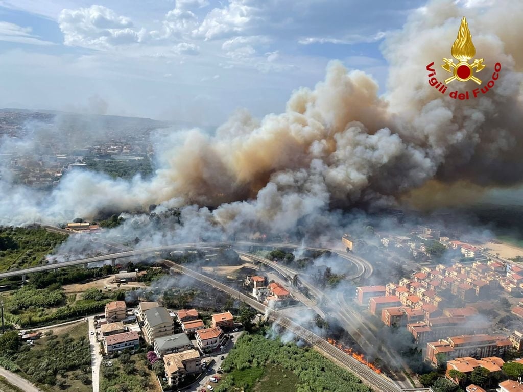 Italia: emergencia por ola de incendios