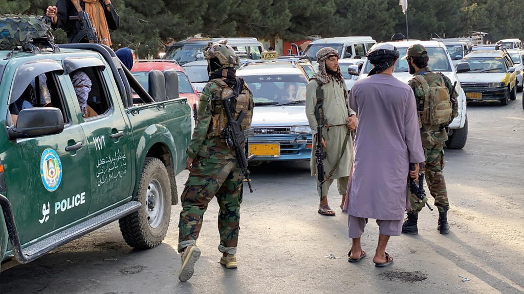 Al menos una persona muere tras caer un cohete en inmediaciones del aeropuerto de Kabul