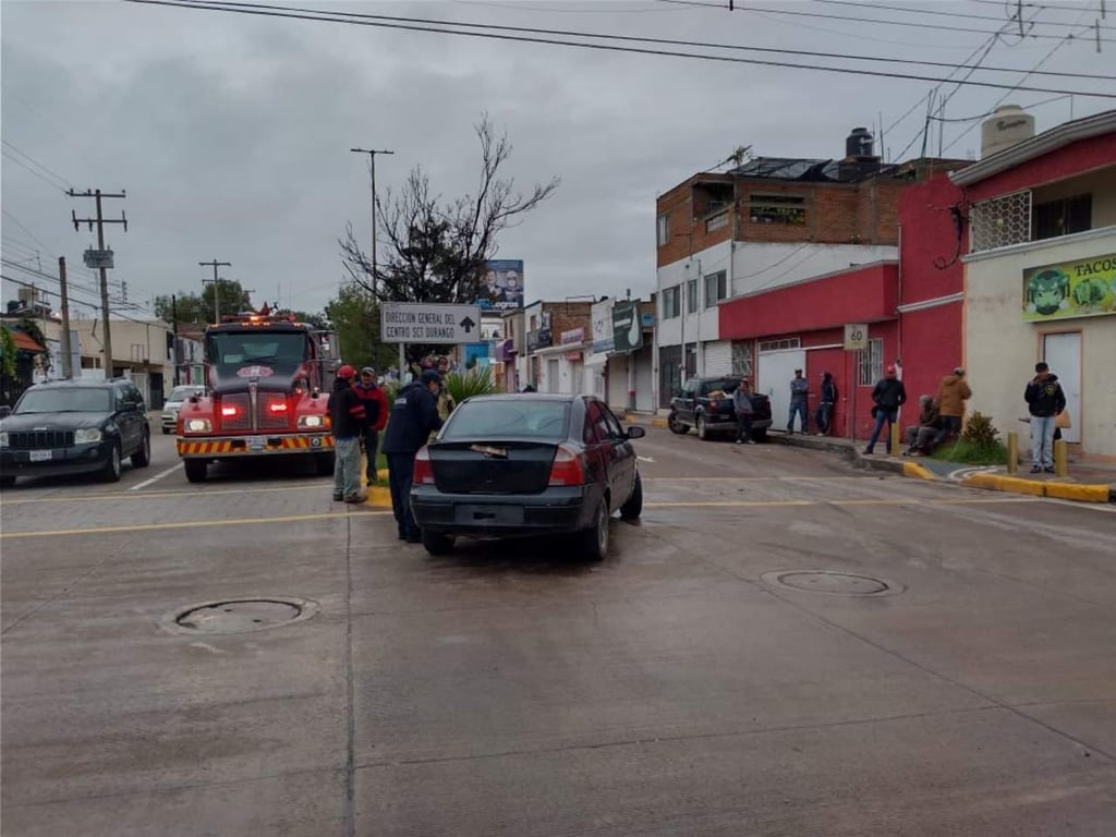 Se registra choque en bulevar Durango; solo daños materiales