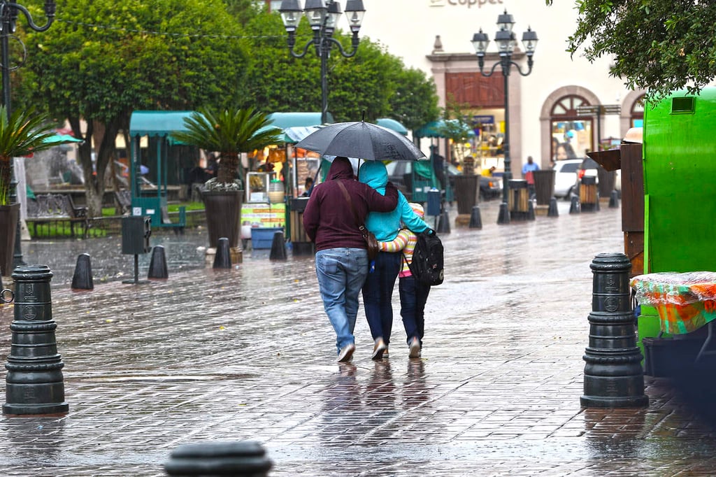 Lluvias por más de 24 horas dejó 'Nora' en Durango