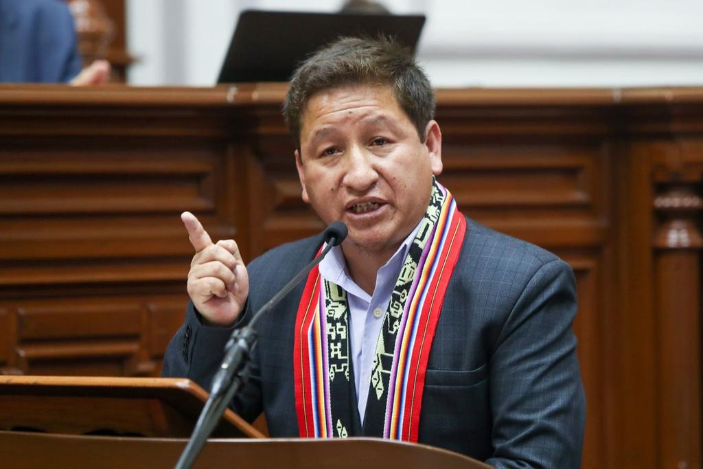 Diputada denuncian al primer ministro peruano por decir 'sólo falta que te violen'
